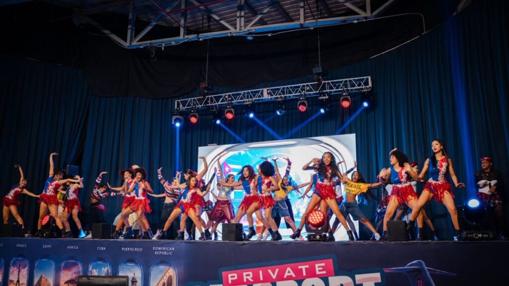 bailarines-brillan-en-el-espectaculo-“private-passport”-de-private-dance-studio