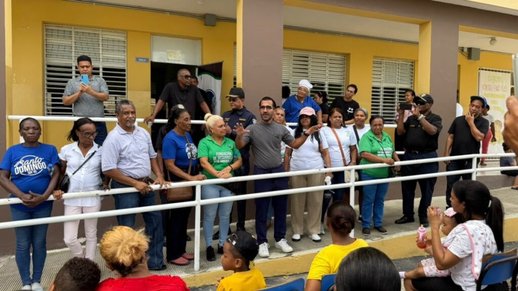 mas-de-600-personas-reciben-atencion-medica-en-exitoso-operativo-encabezado-por-el-doctor-luis-cruz