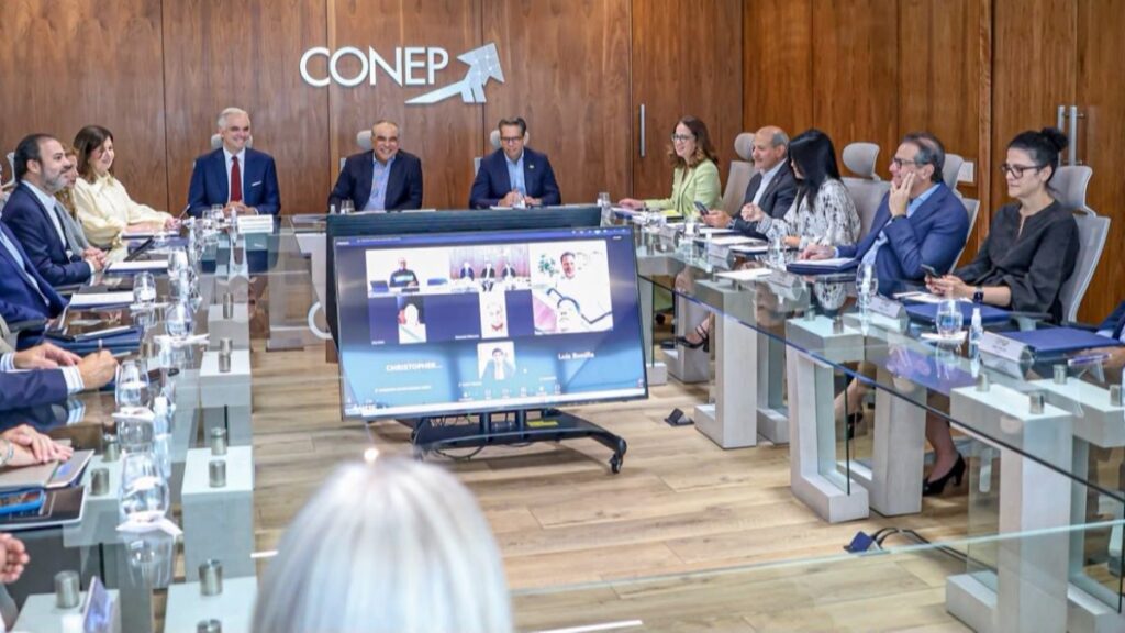 ministro-de-educacion-presenta-a-empresarios-prioridades-del-sistema-educativo-nacional