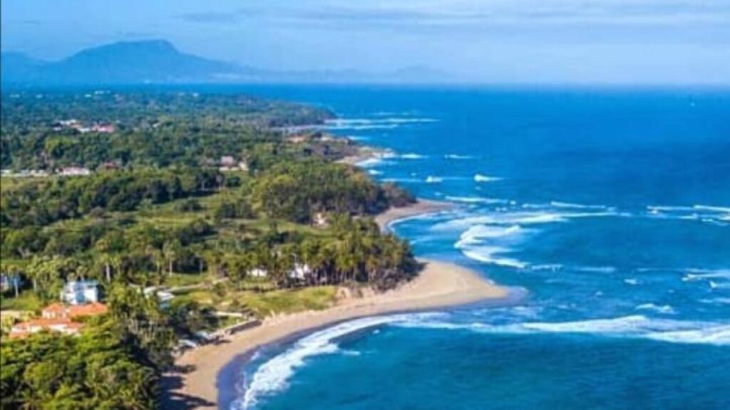 medio-ambiente-cuestiona-circulacion-de-vehiculos-en-playa-encuentro,-en-puerto-plata