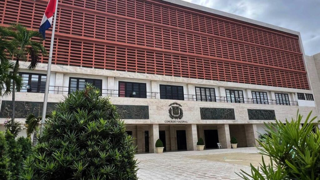 comision-bicameral-concluye-informe-sobre-reforma-al-codigo-penal;-diputados-lo-conoceran-este-sabado