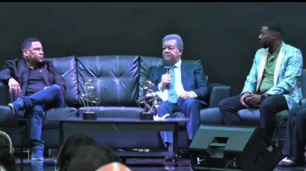leonel-plantea-reforzar-la-lectura-comprensiva-y-el-pensamiento-critico-en-las-escuelas-ante-el-avance-de-la-ia