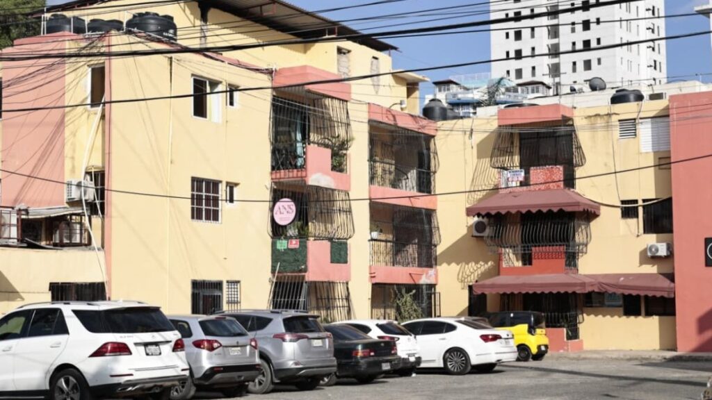 policia-espera-autopsia-para-esclarecer-muerte-de-madre-e-hijo-hallados-en-apartamento-de-bella-vista