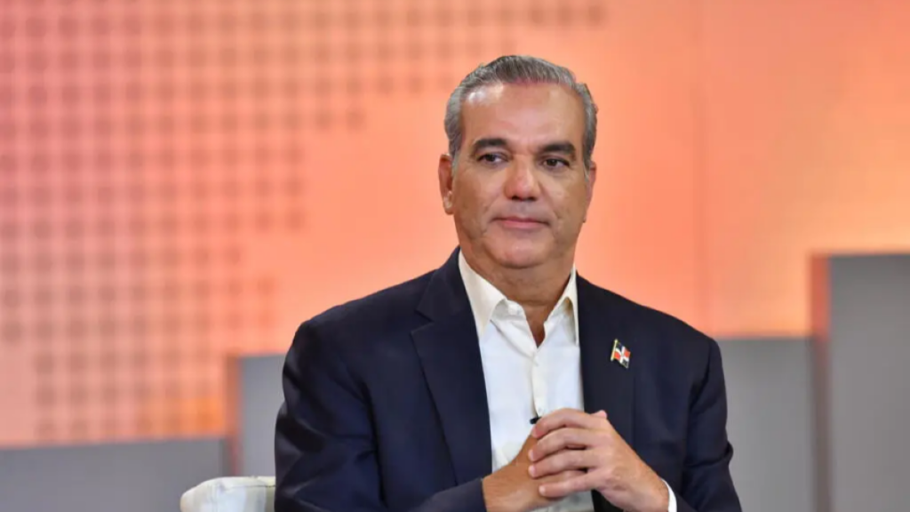 presidente-designa-por-decreto-a-cinco-profesionales-independientes-para-fiscalizar-fideicomiso