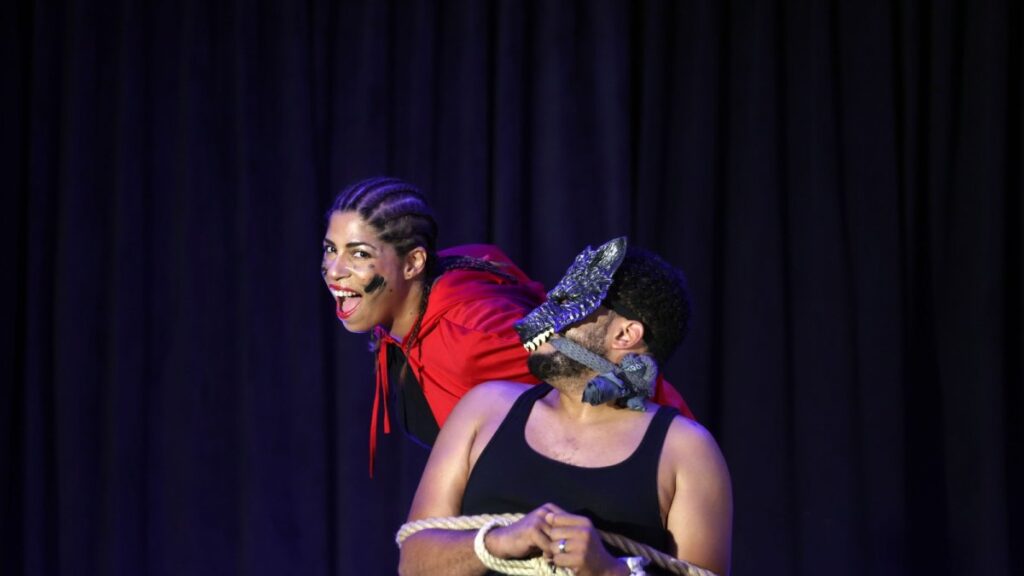 «caperucita-coja»-provoca-reflexion-y-dialogo-en-el-teatro-forum-del-teatro-nacional