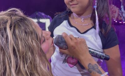 «tragame-tierra!»-karol-g-le-pregunta-a-la-nina-cual-es-su-cancion-favorita-y-ella-le-respondio-con-una-de-shakira