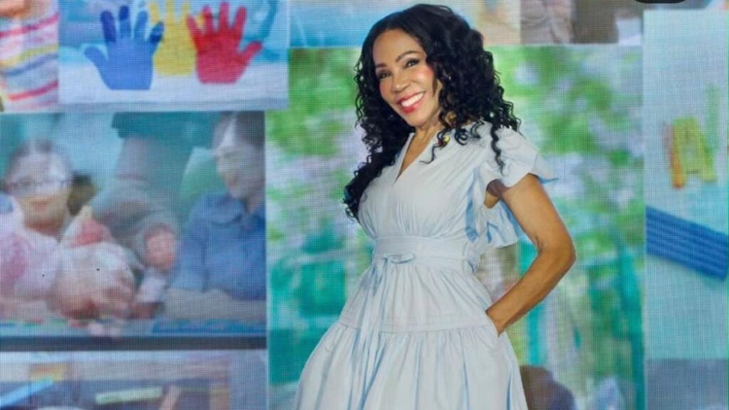 magali-febles-reafirma-su-compromiso-social-y-anuncia-«la-casa-del-autismo»-durante-la-gala-de-miss-rd-universo