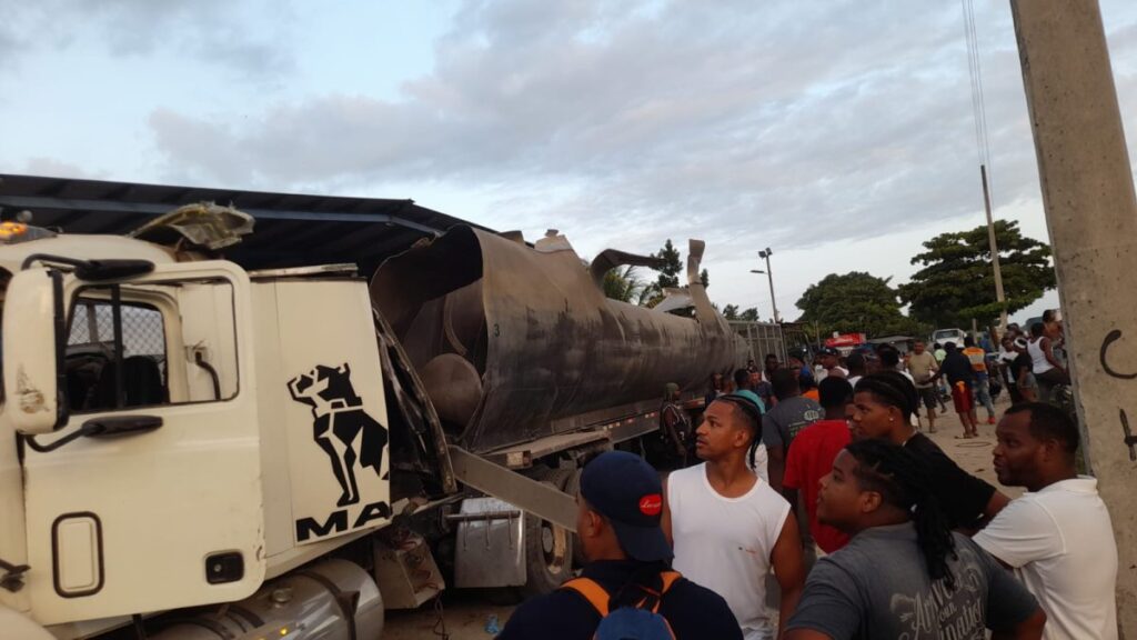 muere-tercera-victima-de-explosion-en-taller-de-haina-donde-soldaban-un-camion-de-combustibles