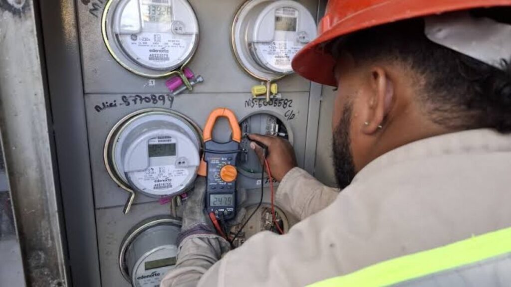 fraude-electrico-complica-la-vida-a-comerciante-de-herrera,-santo-domingo-oeste