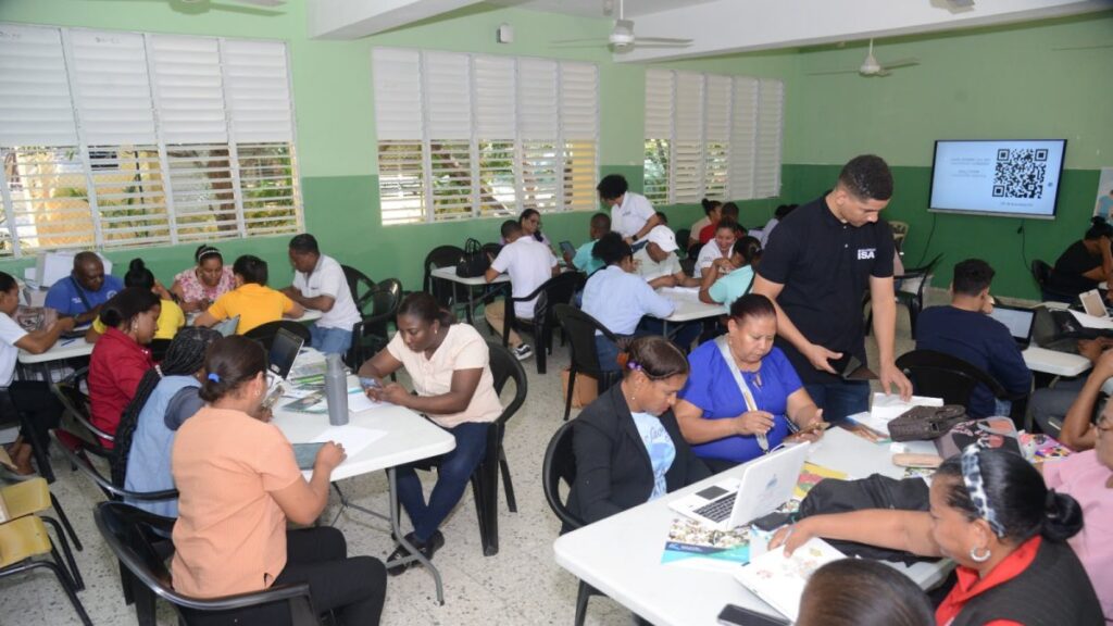 el-martes-11-empiezan-tramites-para-el-pago-de-incentivos-a-110,000-maestros,-afirma-adp