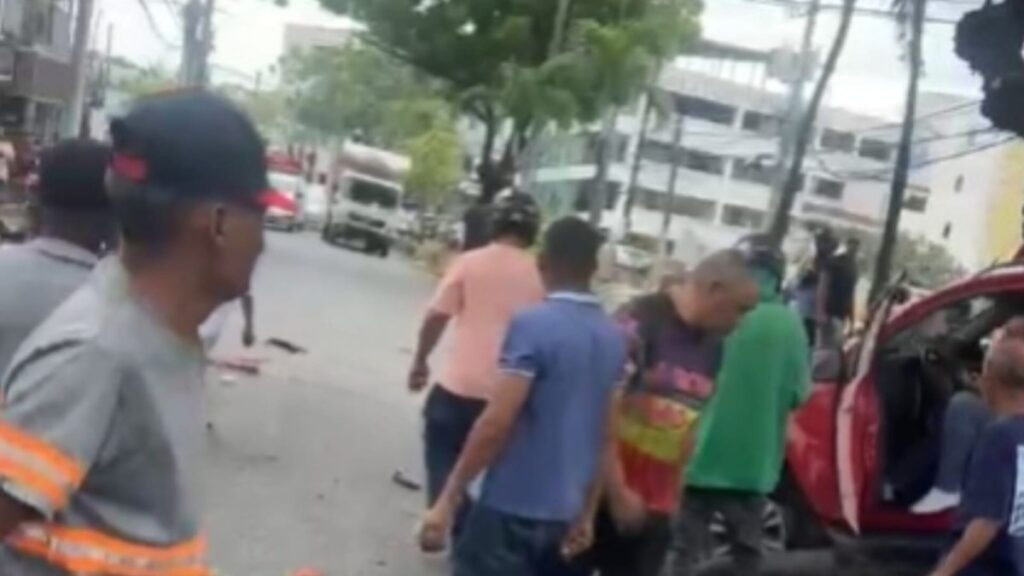 padre-e-hija-de-un-ano-fallecen-tras-ser-impactados-por-una-camioneta-en-los-rios