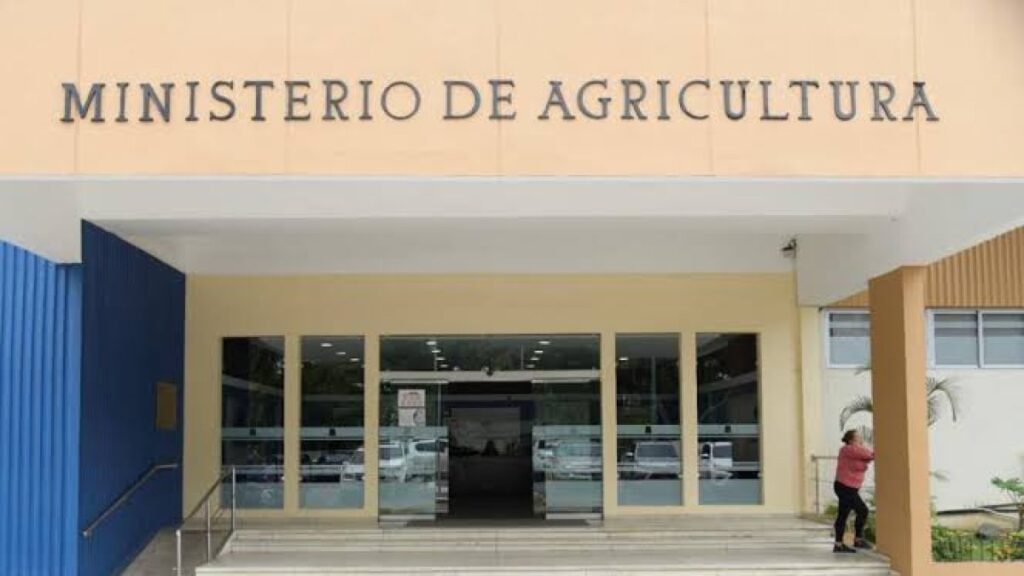 ministerio-de-agricultura-no-podra-aumentar-salarios-por-ahora