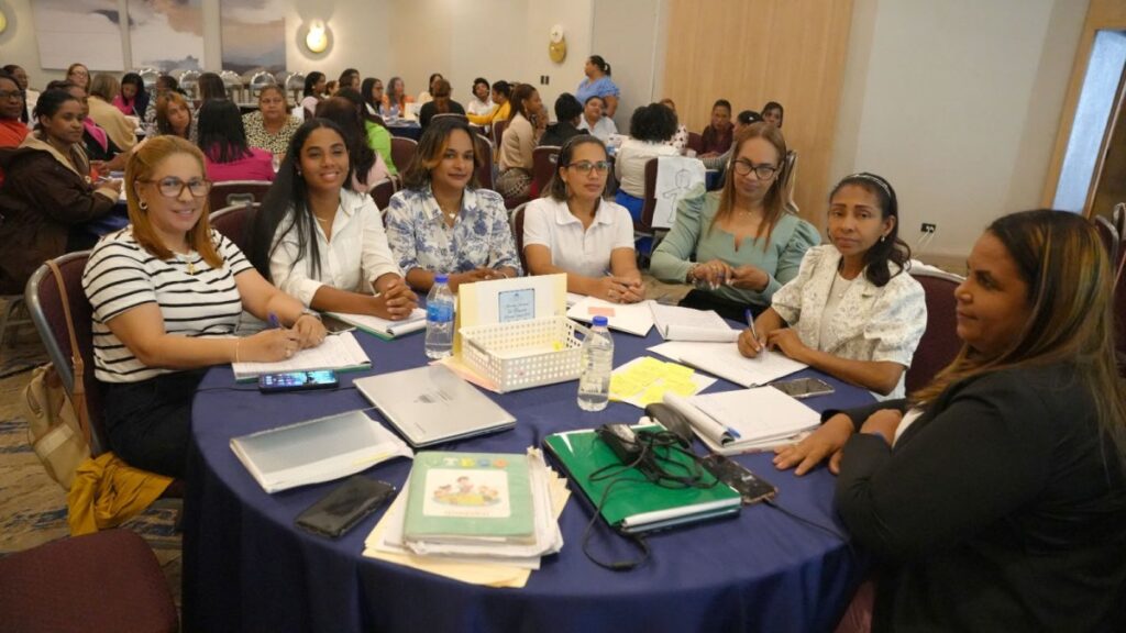 educacion-iniciara-capacitacion-90,000-maestros-para-proximo-ano-escolar