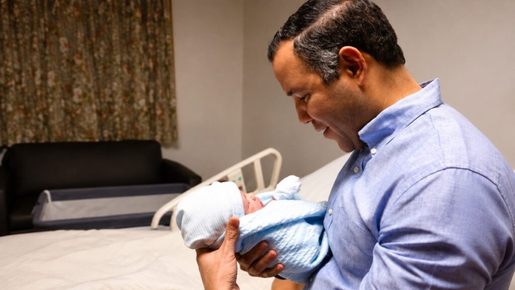 johnny-pujols,-secretario-general-del-pld,-se-convierte-en-padre-por-tercera-vez
