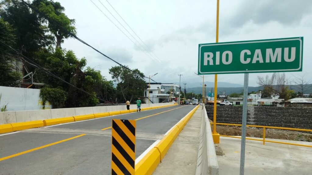 asi-es-el-nuevo-puente-que-inauguro-obras-publicas-sobre-rio-camu-en-la-vega