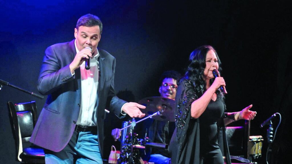 tras-tres-meses-a-casa-llena,-“intimo”-llegara-a-santiago