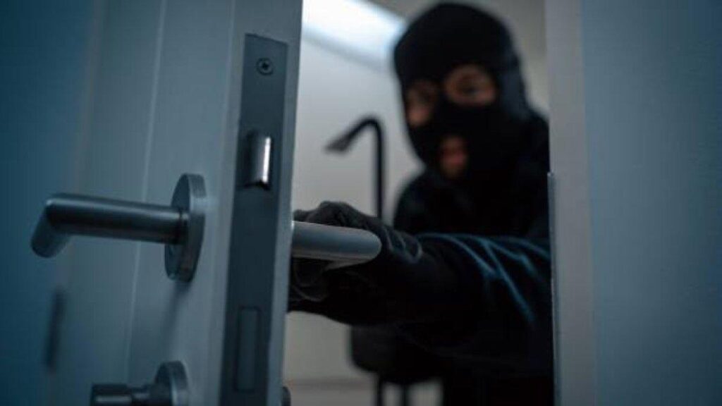 denuncian-roban-mercancias-en-boutique-de-sp-de-macoris