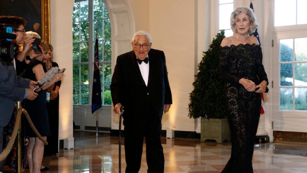 adios-a-nancy-kissinger:-la-vida-de-una-influyente-filantropa-y-esposa