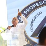 Pacheco llama a estudiantes a abrir la mente al aprendizaje al iniciar año escolar