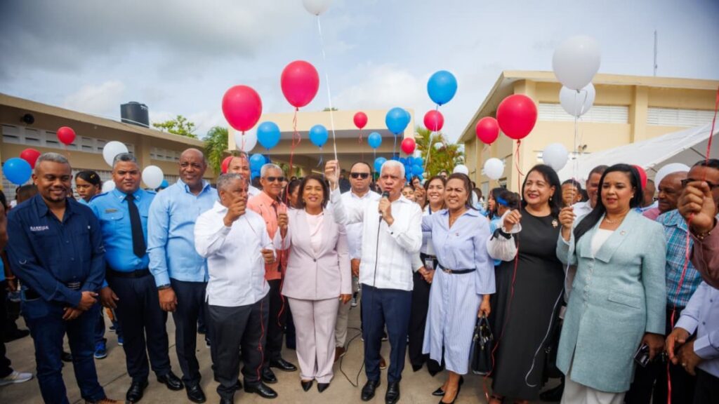 presidente-del-senado-pide-a-estudiantes-respetar-a-sus-profesores-y-ampliar-el-conocimiento