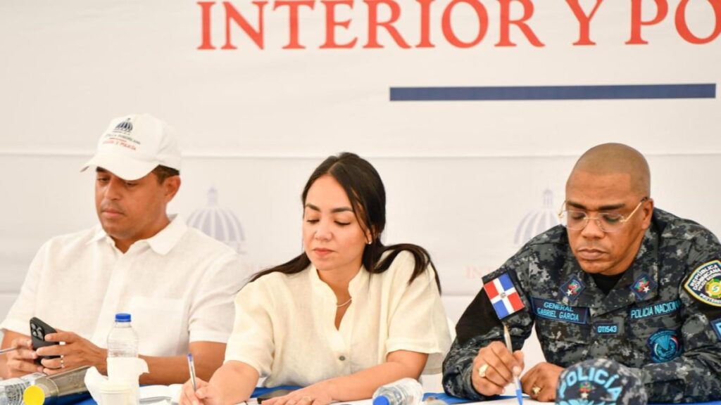 raful-anuncia-nuevas-acciones-para-reforzar-la-seguridad-en-villas-agricolas