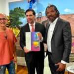 Van Robert plantea a ministro de Cultura dominicano falta de voluntad para impulsar el arte dominicano