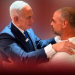 Netanyahu recibe a uno de los pasajeros israelíes que «estranguló» al copiloto del avión