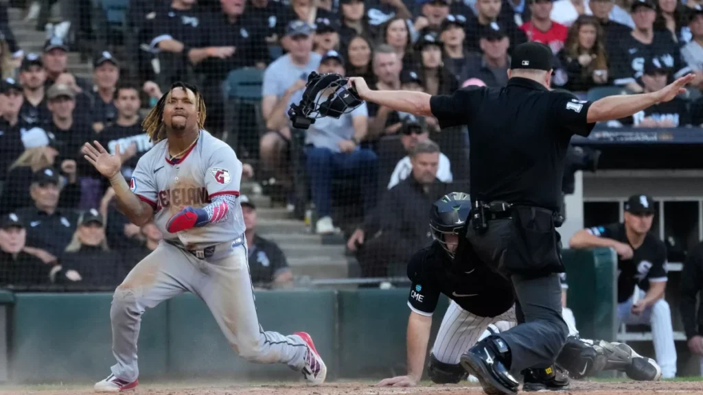 jose-ramirez-mantiene-con-vida-a-cleveland