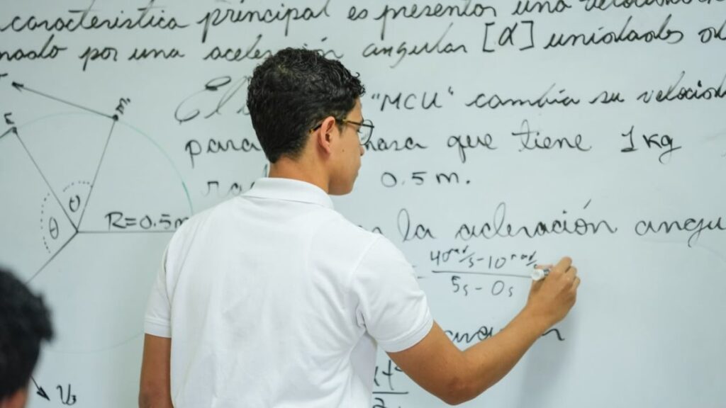 de-las-aulas-rd-a-brasil:-dos-estudiantes-dominicanos-obtienen-distinciones-en-olimpiadas-academicas