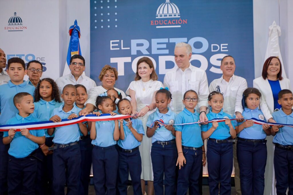 gobierno-entrega-escuela-orlando-martinez-en-ciudad-juan-bosch,-sde-que-beneficia-a-945-estudiantes
