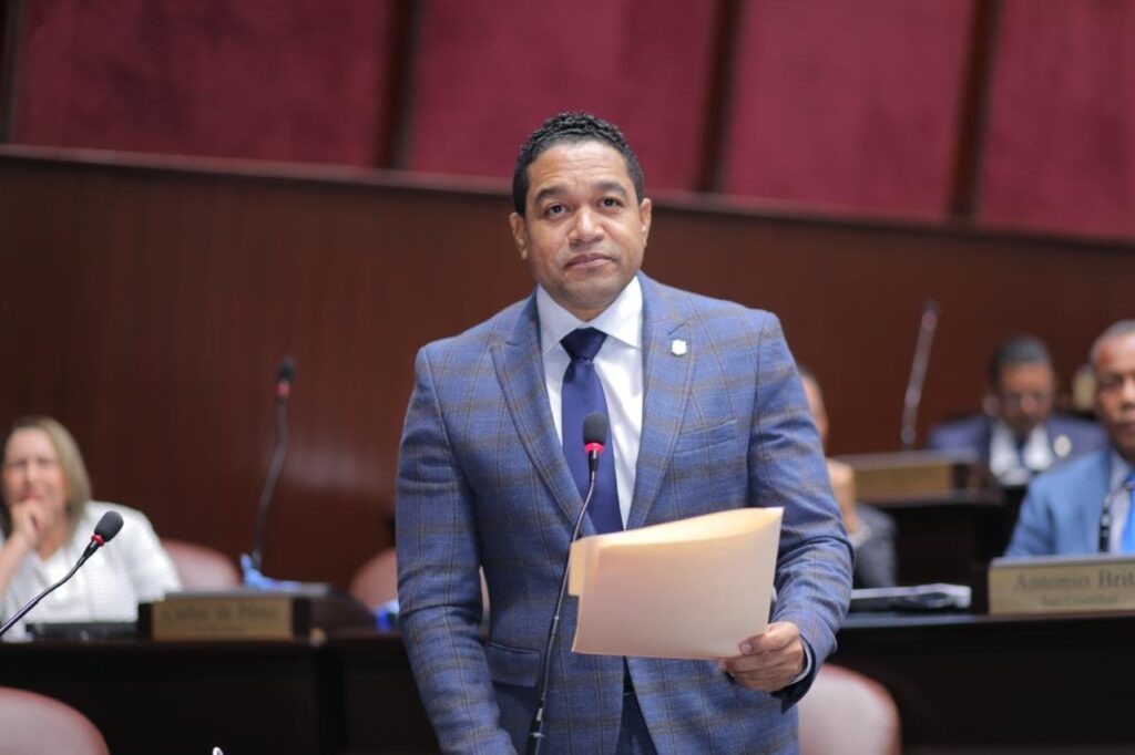 diputado-por-pedernales,-rafael-perez-gomez,-estima-provincia-recibira-rd$-5,253-millones-del-presupuesto-nacional-para-obras-el-proximo-ano.